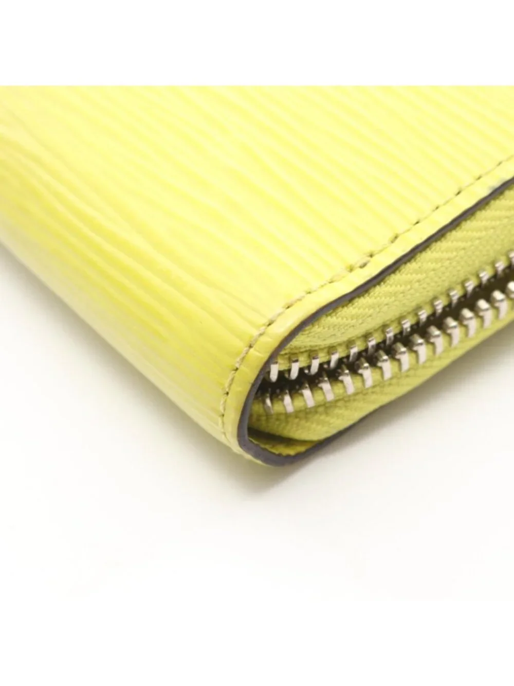 Louis Vuitton Round Wallet Zippy Jaune Leather